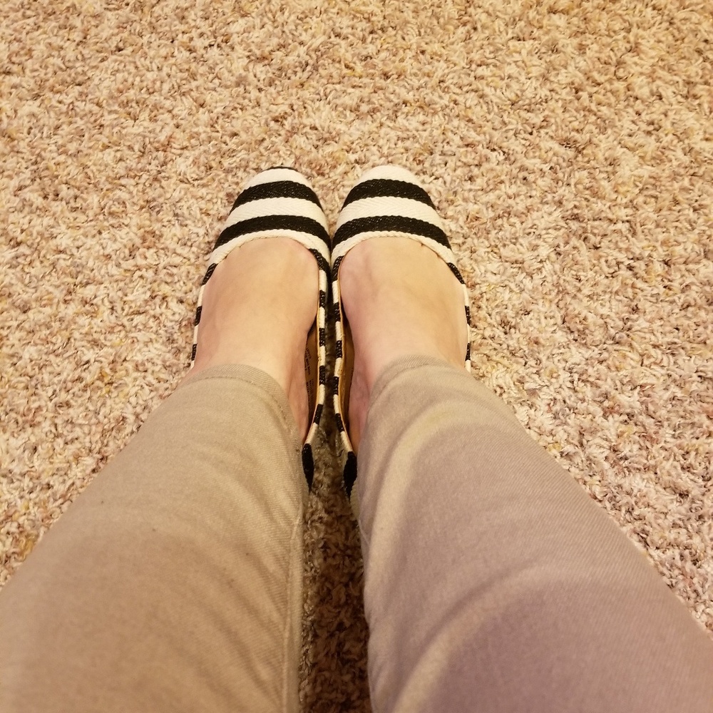 Cute Slip-on Ballet Flats - Picture 6 of 8